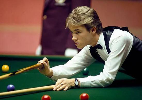 后者则把 后者则把